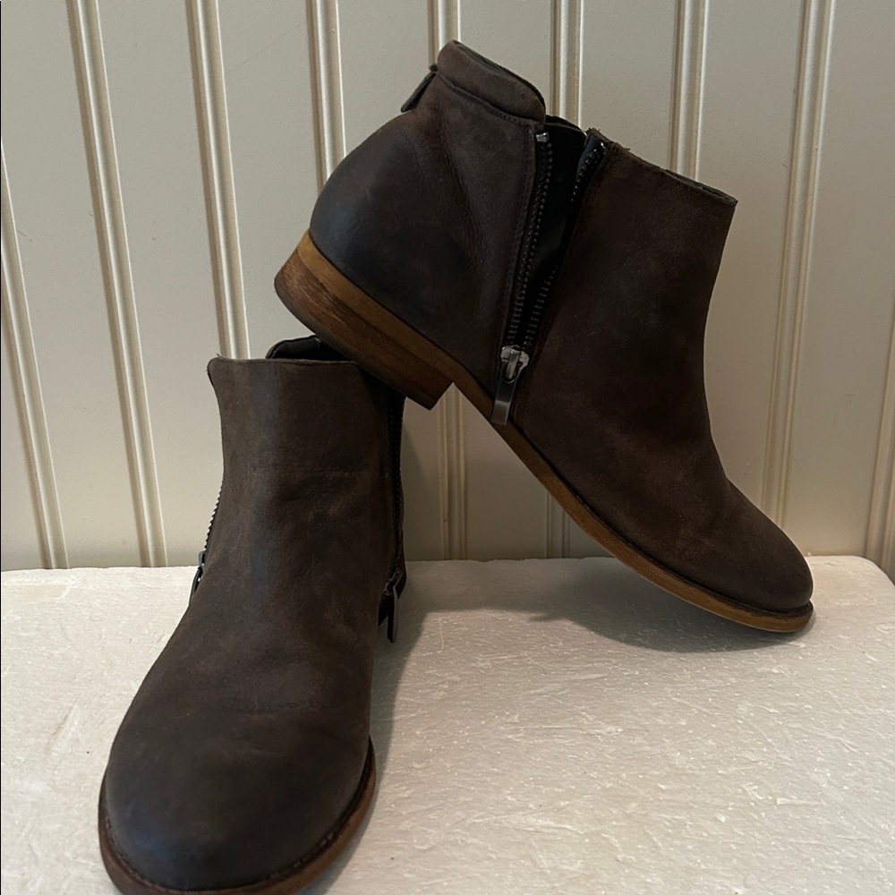 Franco Sarto Keegan ZipUp sides Brown Leather Ankle Booties Boots Size 8.5